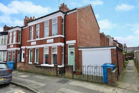 2 bedroom end of terrace house for sale, Perth Street, Hull