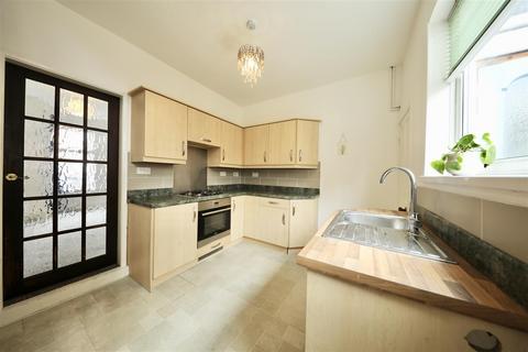 2 bedroom end of terrace house for sale, Perth Street, Hull
