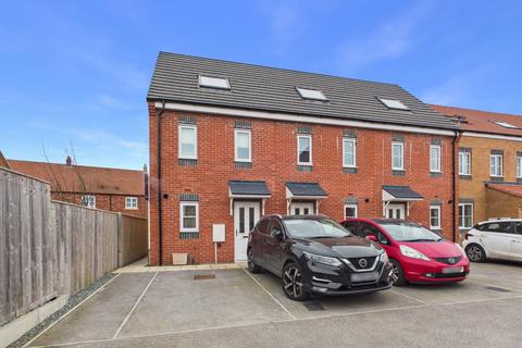 3 bedroom end of terrace house for sale, Harbottle Way, Kingswood, Hull  HU7 3NX