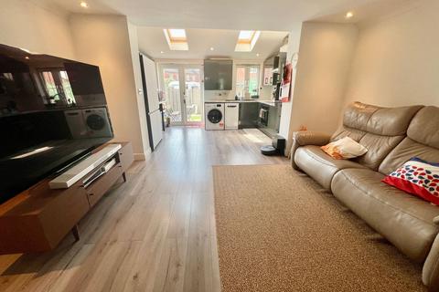4 bedroom terraced house for sale, Kilcoby Avenue, Swinton, M27