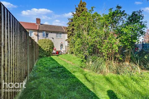 3 bedroom terraced house for sale, Spurling Road, Dagenham