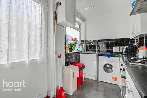 3 bedroom terraced house for sale, Spurling Road, Dagenham