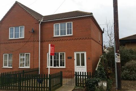 2 bedroom semi-detached house to rent, School Lane, Coningsby