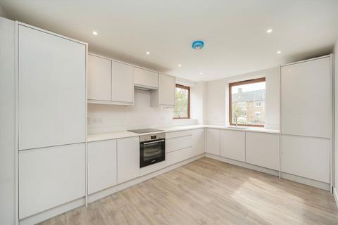 undefined, Russell Road, Mitcham CR4