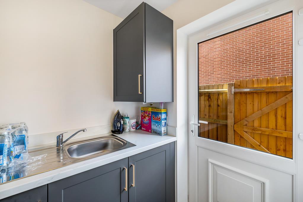 7 Sunflower Avenue (Pinchbeck)-28.jpg