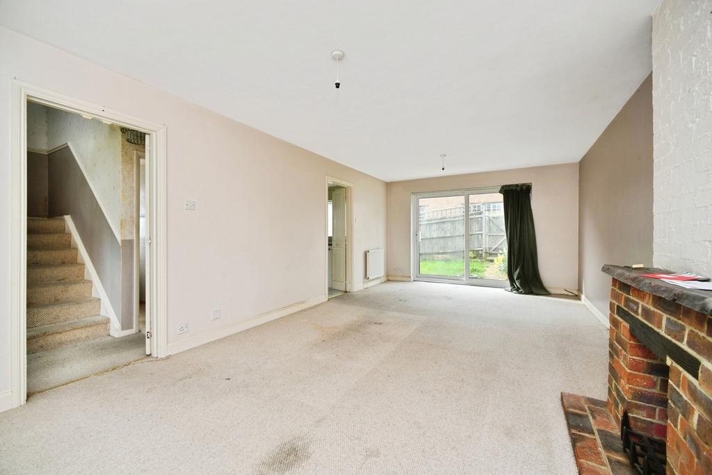 Living Room Pic 4