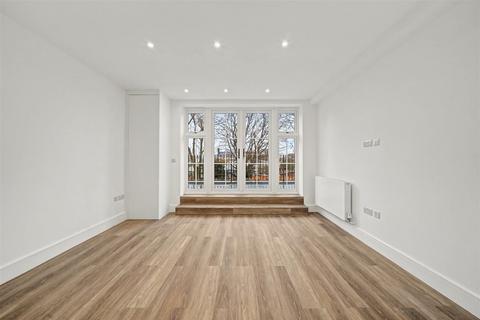 1 bedroom apartment for sale, Caspian House, Chase Side, Southgate, N14