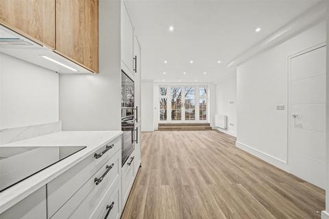 1 bedroom apartment for sale, Caspian House, Chase Side, Southgate, N14