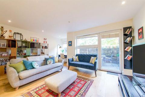 2 bedroom flat for sale, Tiltman Place, London N7
