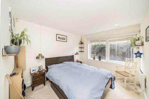 2 bedroom flat for sale, Tiltman Place, London N7