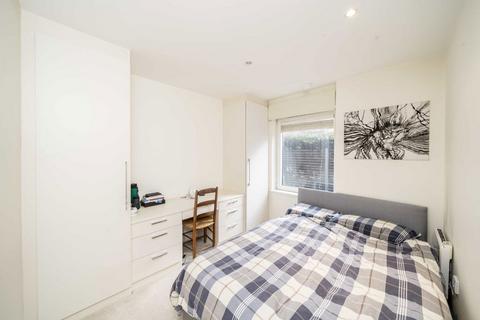 2 bedroom flat for sale, Tiltman Place, London N7