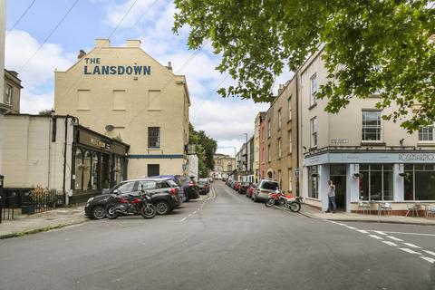 undefined, Clifton Road, Clifton