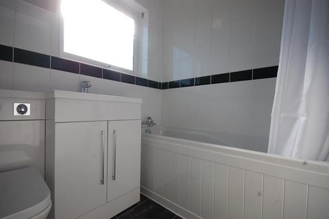 2 bedroom apartment to rent, Whittington Way, Pinner HA5