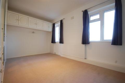 2 bedroom apartment to rent, Whittington Way, Pinner HA5