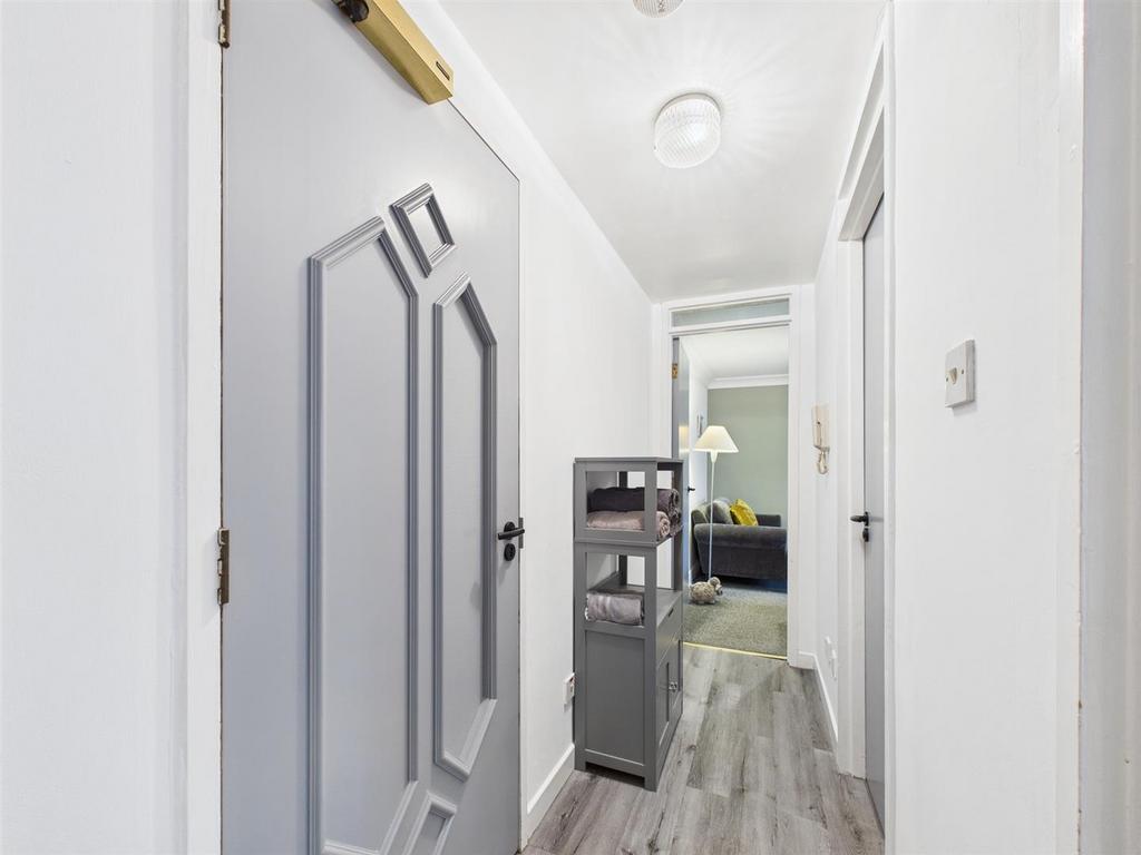 HALLWAY.jpg