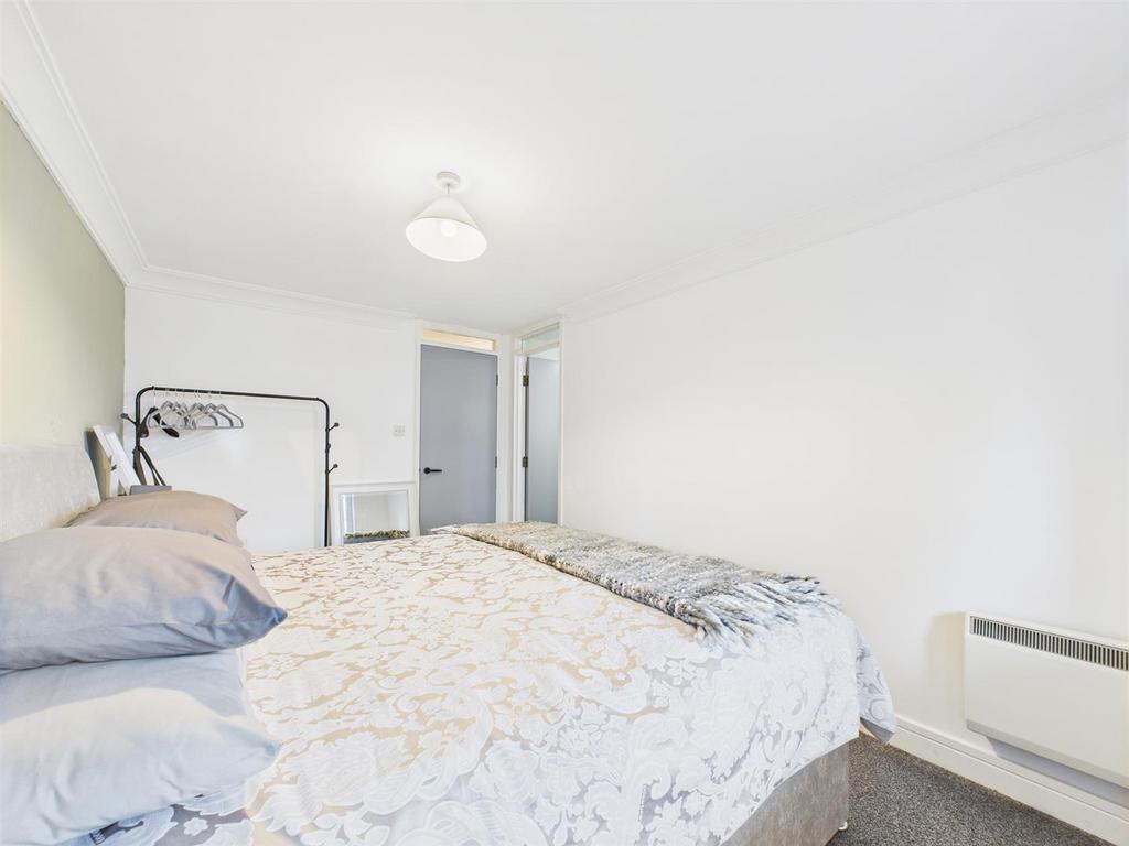 BED 2.jpg