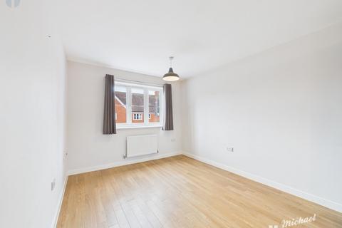 2 bedroom maisonette for sale, Cardinal Drive, Aylesbury