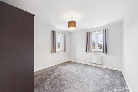 2 bedroom maisonette for sale, Cardinal Drive, Aylesbury