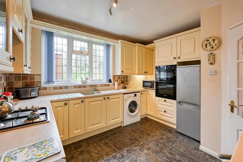undefined, 40 Cranford Road, Finchfield, Wolverhampton, WV3 8EP