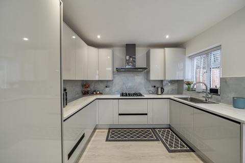 4 bedroom bungalow for sale, Eastern Avenue, Pinner
