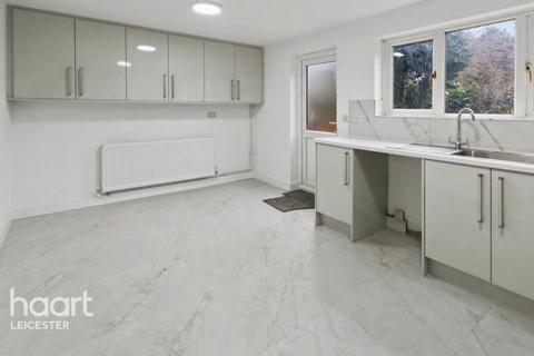 3 bedroom semi-detached house for sale, Kelso Green, Leicester