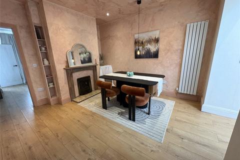 3 bedroom semi-detached house to rent, Easton Road, Droylsden, Manchester, Greater Manchester, M43