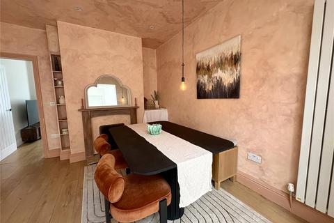 3 bedroom semi-detached house to rent, Easton Road, Droylsden, Manchester, Greater Manchester, M43
