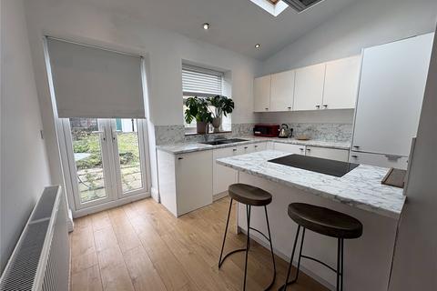 3 bedroom semi-detached house to rent, Easton Road, Droylsden, Manchester, Greater Manchester, M43