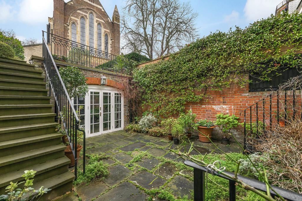 Courtyard Garden