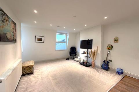 undefined, Elgin Avenue, Maida Vale, London W9