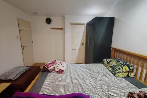 undefined, Larch Close, London E13