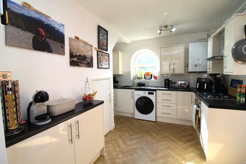 2 bedroom end of terrace house for sale, Hughenden Drive, Leicester LE2
