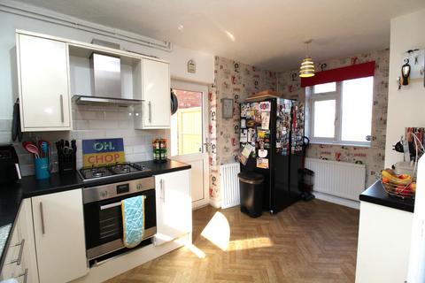 2 bedroom end of terrace house for sale, Hughenden Drive, Leicester LE2