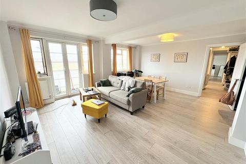 2 bedroom flat to rent, Ashford Road, London, NW2