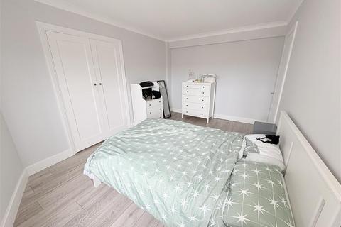 2 bedroom flat to rent, Ashford Road, London, NW2