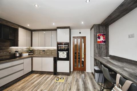 5 bedroom detached bungalow for sale, Canada Drive, Cherry Burton