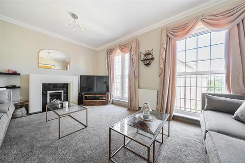4 bedroom end of terrace house for sale, Tarragon Road, Maidstone