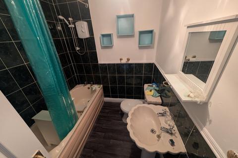 2 bedroom terraced house to rent, Granville St, Briercliffe