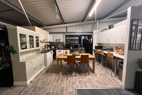 Warehouse to rent, Asheridge Rd Chesham HP5 2QA