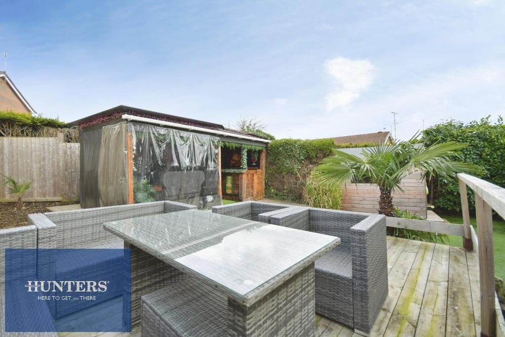 REAR GARDEN 03.jpg