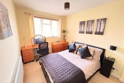 3 bedroom detached house for sale, TEN ACRES, FETCHAM, KT22