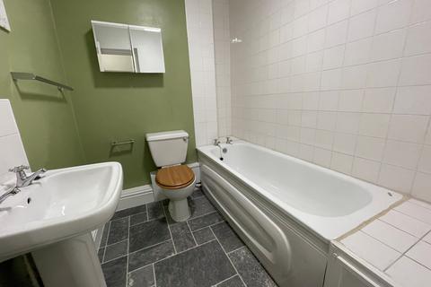 2 bedroom apartment to rent, Linnet Lane, Liverpool, L17