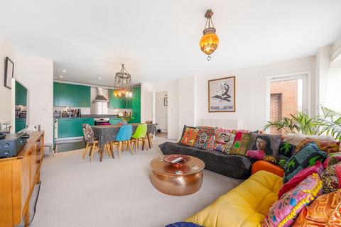 3 bedroom penthouse for sale, Mullins Place, SW4