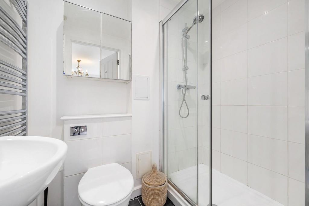 Ensuite.JPG