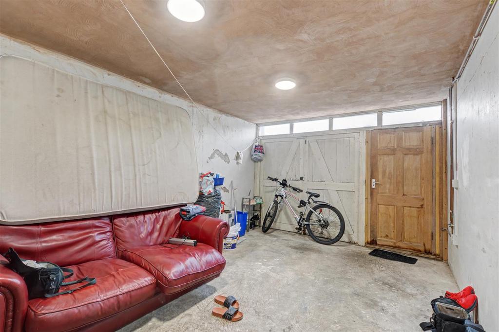 Garage.jpeg