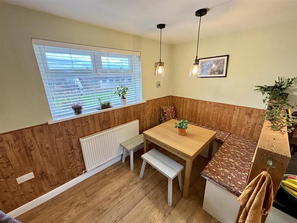 Open Plan Kitchen and Dining Room