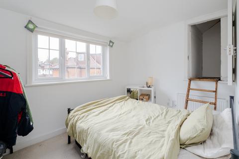 2 bedroom flat to rent, Muswell Hill Broadway London N10