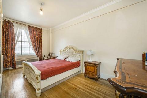 3 bedroom flat for sale, George Street, London W1H