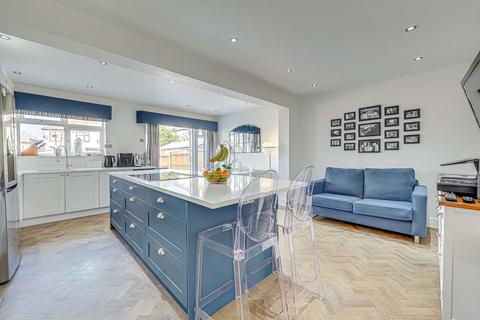 4 bedroom semi-detached house for sale, Rayleigh Road, Hutton, Brentwood, CM13