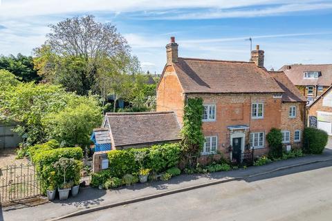 3 bedroom cottage for sale, Church Road, Warwick CV35